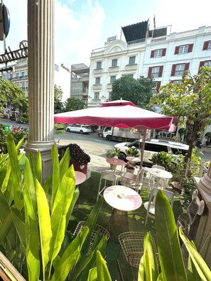 Property grounds - Ballantine Hotel Phu My Hung SECC (Ho Chi Minh City)