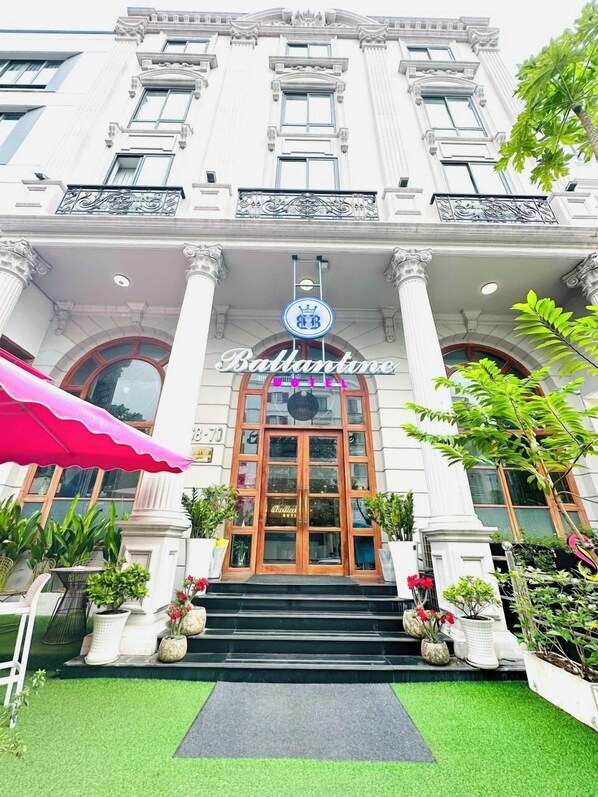 واجهة المنشأة