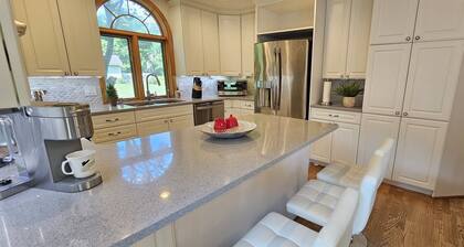 Nature's Blissful Haven - King Bed, Outdoor Patio