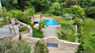 Large country house, heart of nature, 2 private swimming pools, panoramic view !