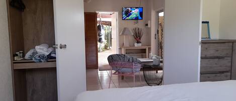 2 bedrooms, iron/ironing board, bed sheets