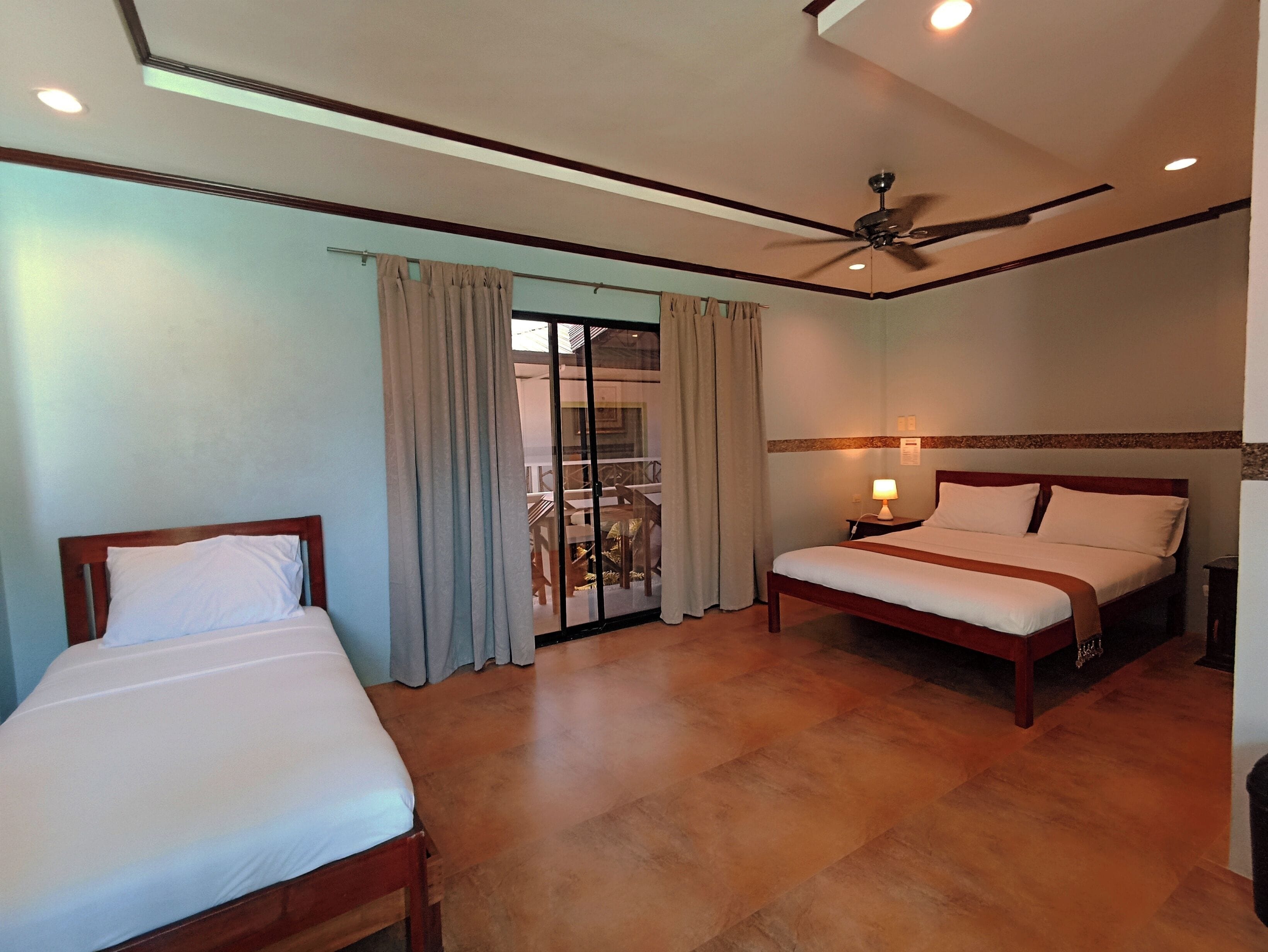 豪華雙人房, 陽台, 山景 | 書桌、免費無線上網