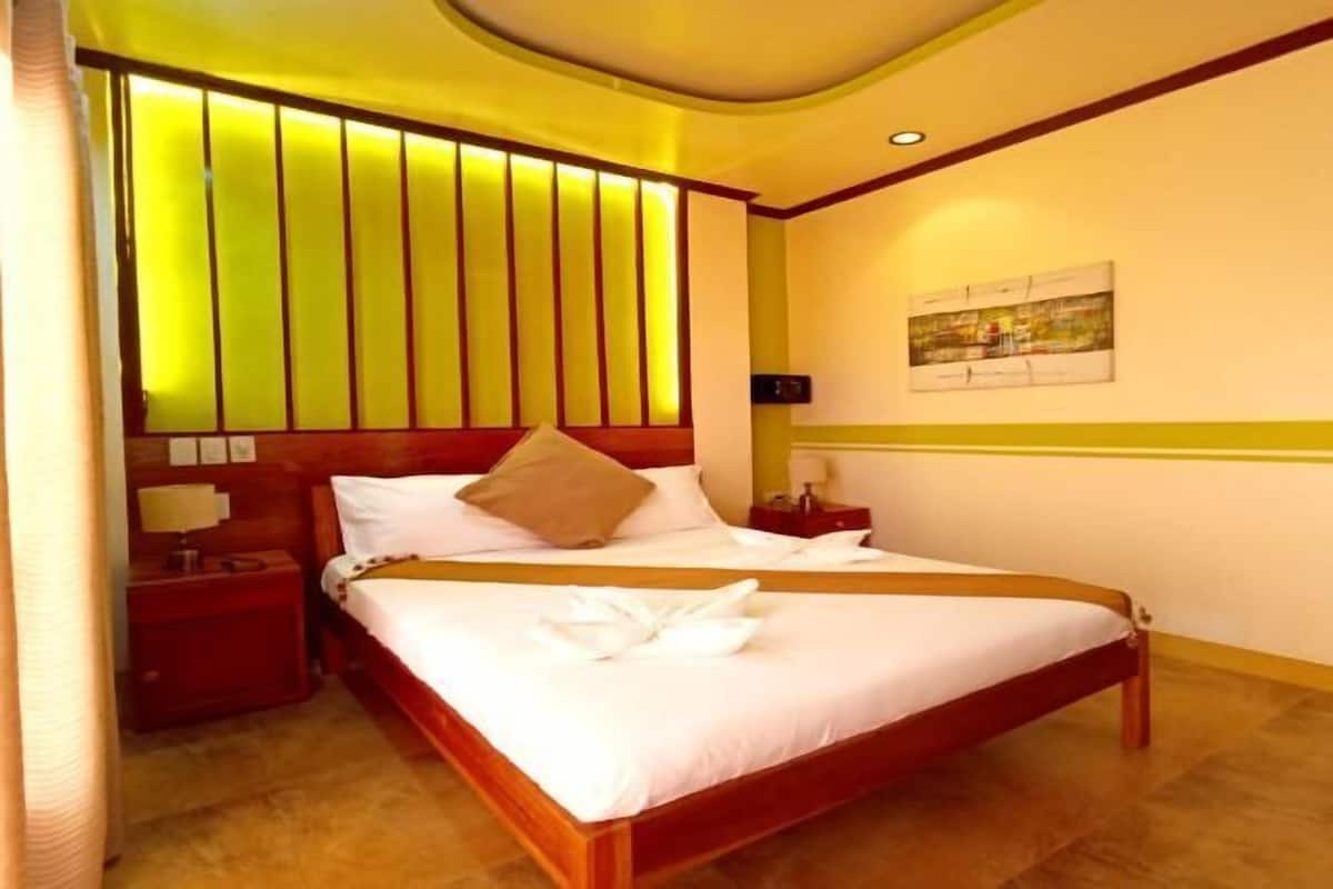 1 bedroom, desk, free WiFi