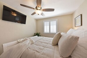 2 bedrooms, iron/ironing board, travel cot, WiFi