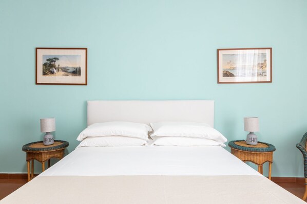 3 bedrooms, in-room safe, desk, iron/ironing board