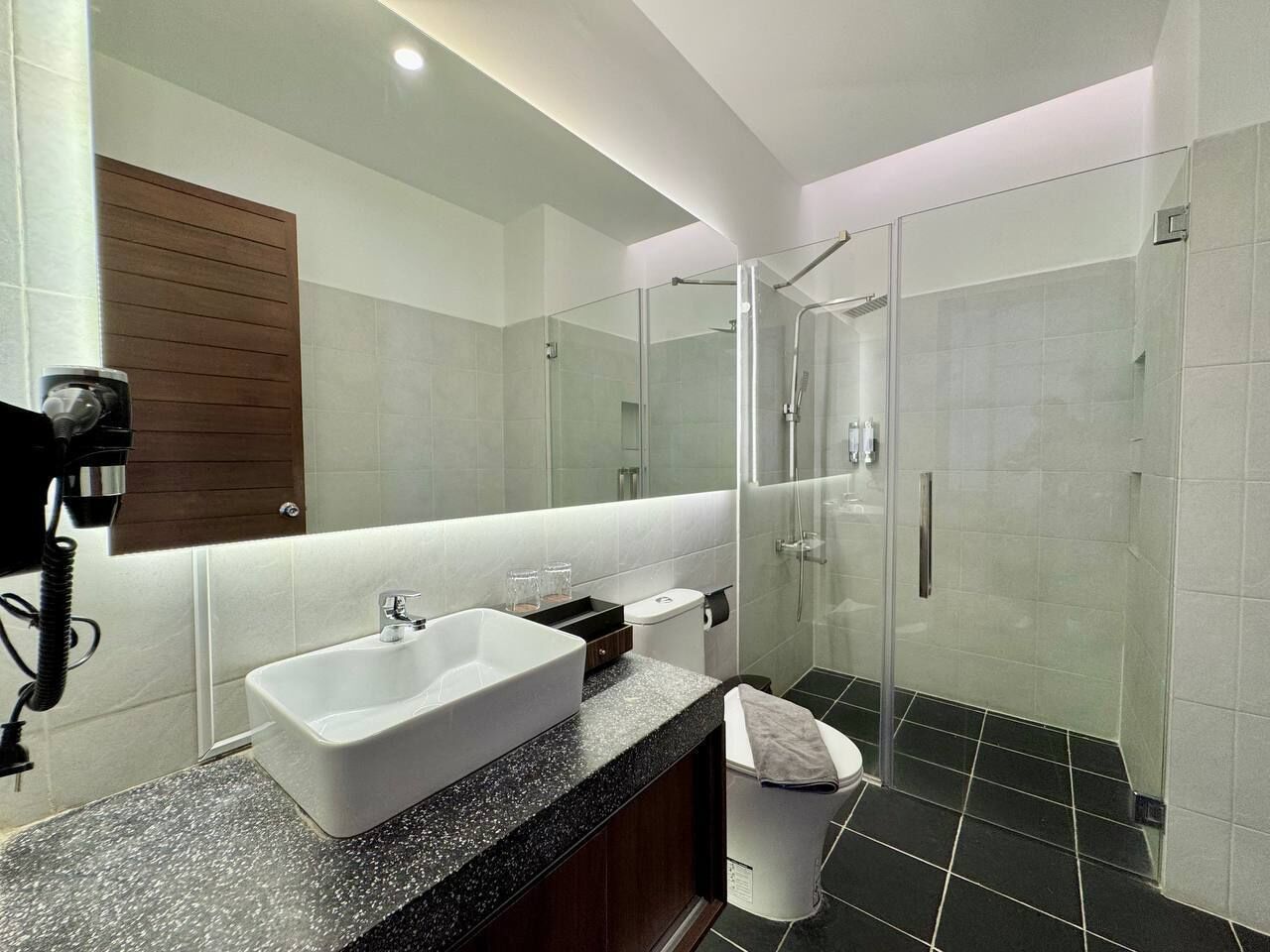 Photo - WH Hotel 310
