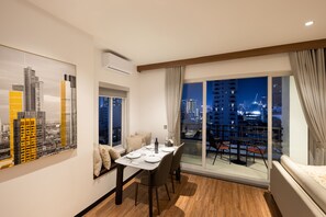 Family Studio Suite | In-room dining - WH Hotel 310  (Phnom Penh)