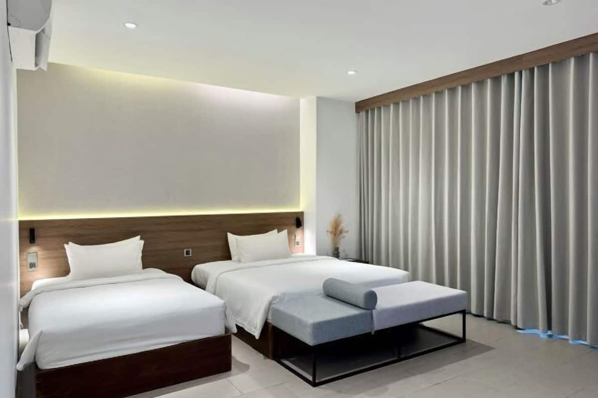 Egyptian cotton sheets, premium bedding, down duvets, Tempur-Pedic beds