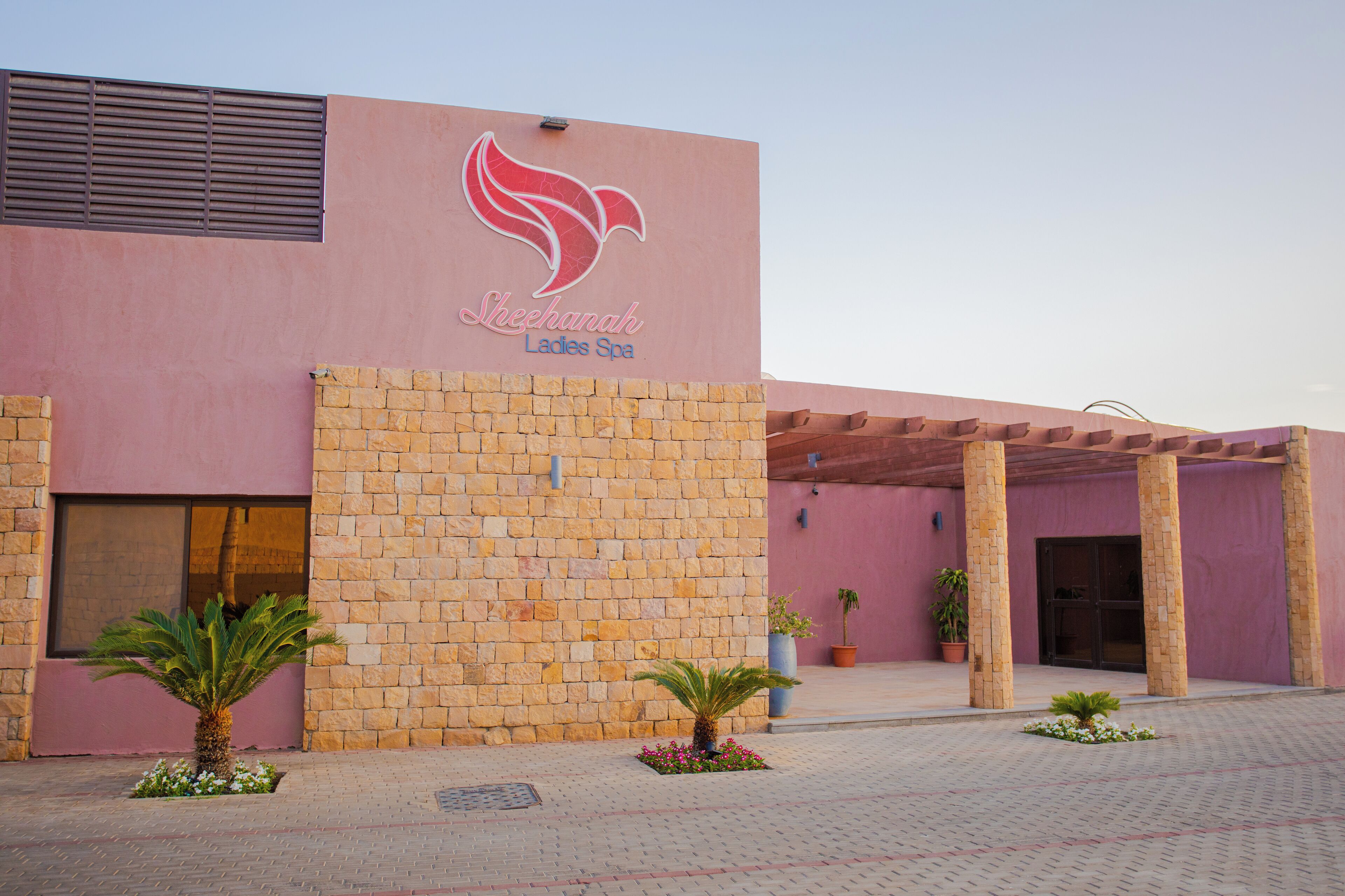 Sauna, hot tub, steam room, body treatments, mud baths
