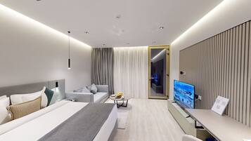 Superior Room, Balcony, Partial Sea View | 1 bedroom, in-room safe, desk, laptop workspace