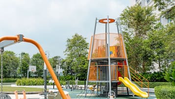 儿童活动区 - 室外