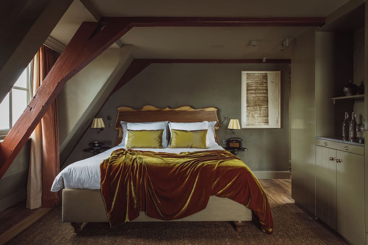 Ropa de cama de alta calidad, cubrecamas y colchones con pillow-top