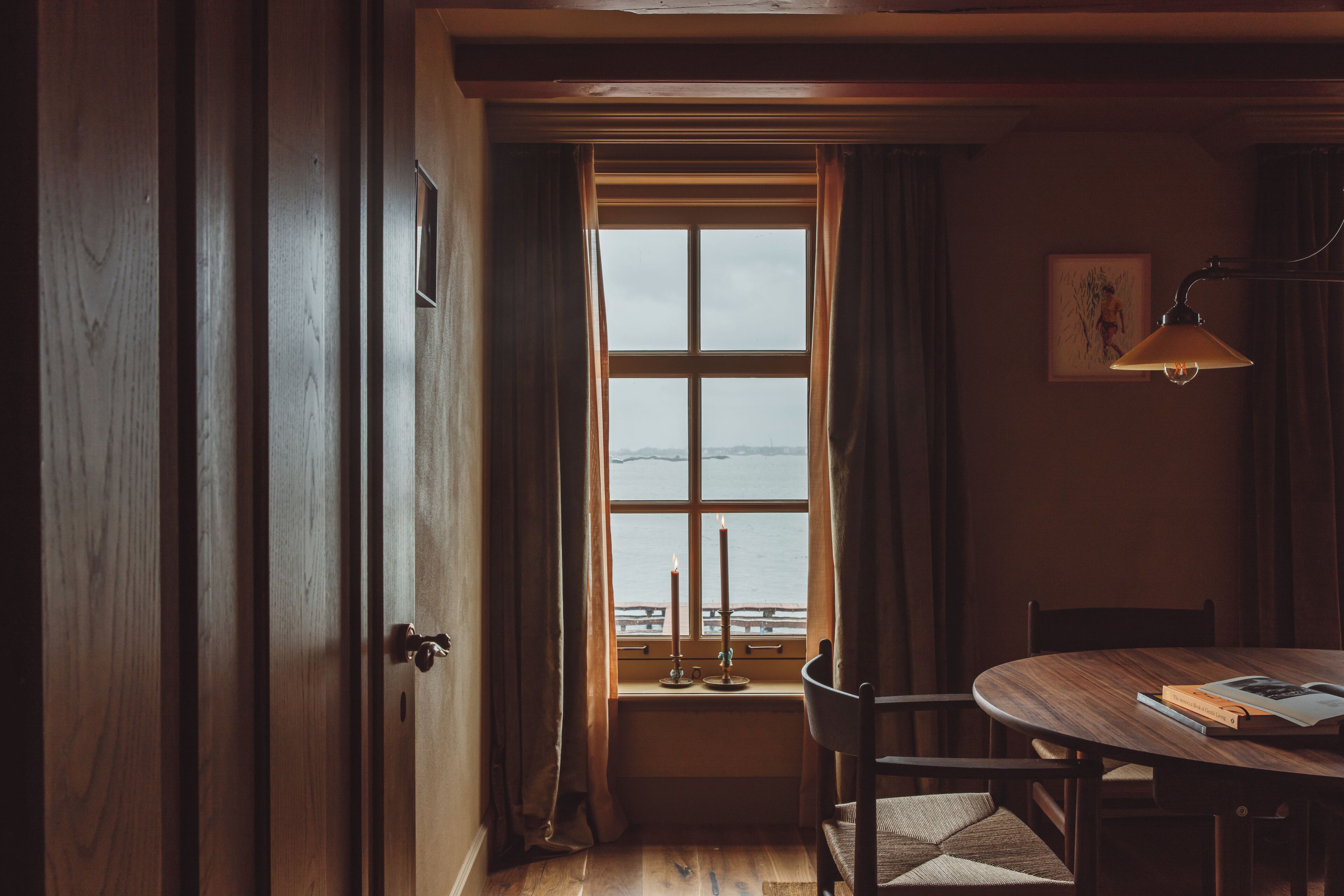 套房 (De Zee) | 起居区 | 42-英寸智能电视（配备数码频道）、Netflix、加热地板