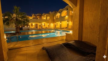 浪漫双人房, 私人游泳池, 泳池景观 | 客房景观