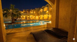 로맨틱 더블룸, 전용 수영장, 수영장 전망 | 무료 WiFi