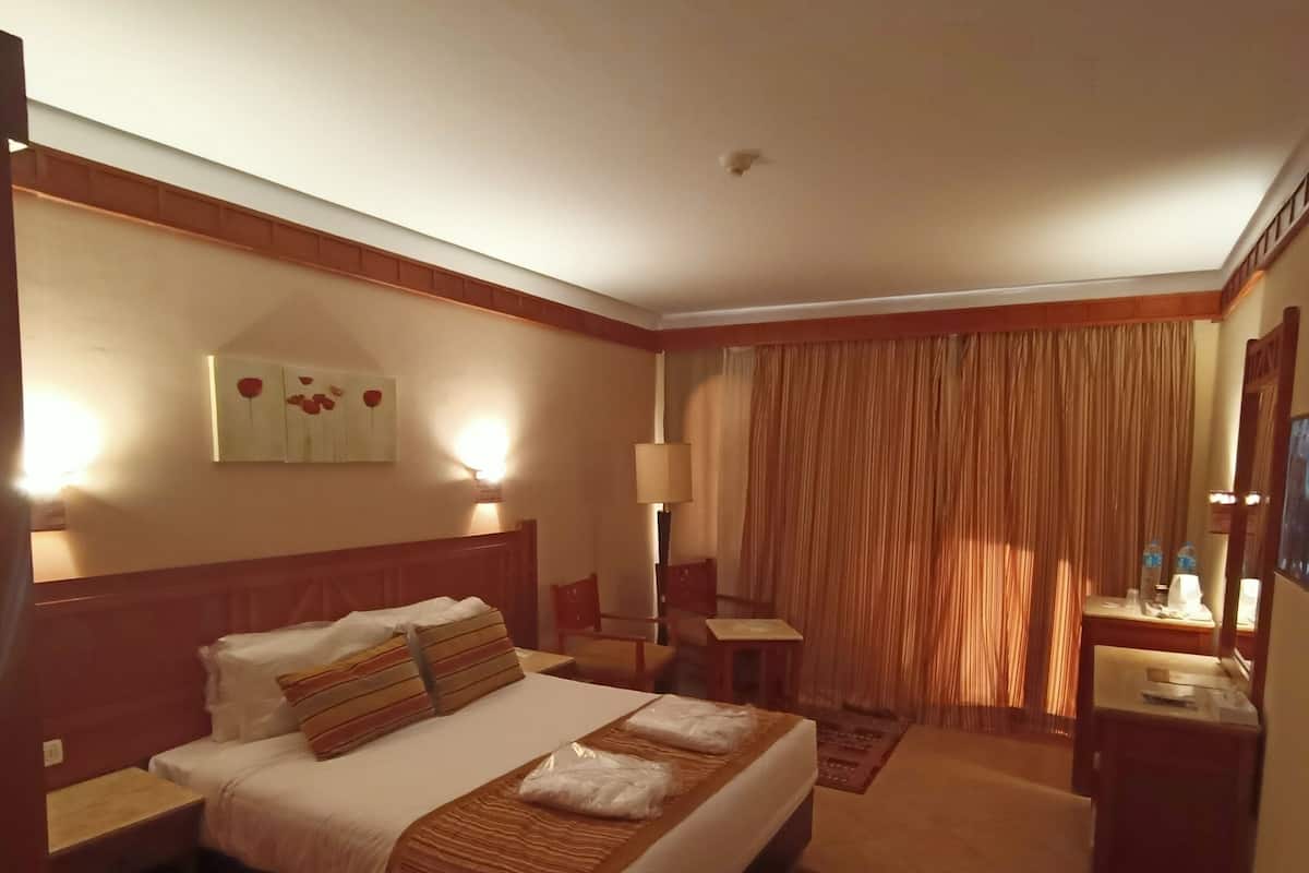 Habitación doble romántica, vista a la alberca | Wifi gratis