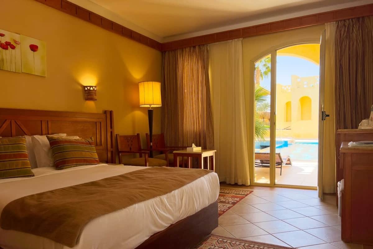 Habitación doble romántica, alberca privada, vista a la alberca | Wifi gratis