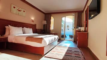 Romantic Swim Up Room | Minibar, free WiFi, bed sheets