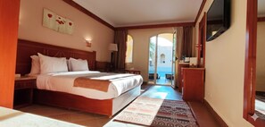 浪漫双人房, 私人游泳池, 泳池景观 | 迷你吧、免费 WiFi、床单