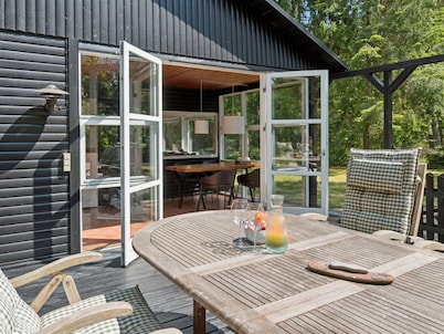 "Eirik" - 700m from the sea by Interhome