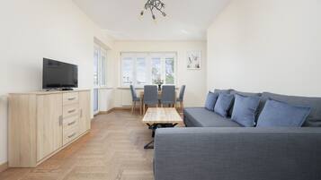 Apartment, 1 Bedroom, Balcony | Living room
