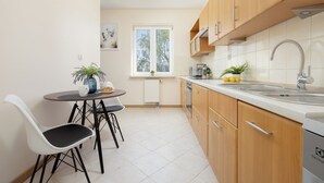 Lägenhet - 1 sovrum - balkong | Eget kök | Mikrovågsugn, ugn, vattenkokare och frys
