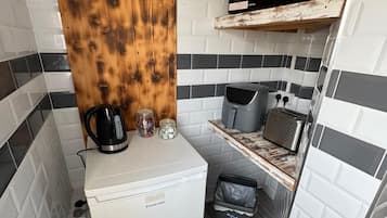 Standard Tek Büyük Yataklı Oda | Banyo | Ücretsiz banyo/kozmetik ürünleri, havlu, sabun, tuvalet kâğıdı