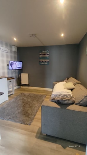 Lägenhet - flera sängar | 1 sovrum, skrivbord, strykjärn/strykbräda och gratis wi-fi
