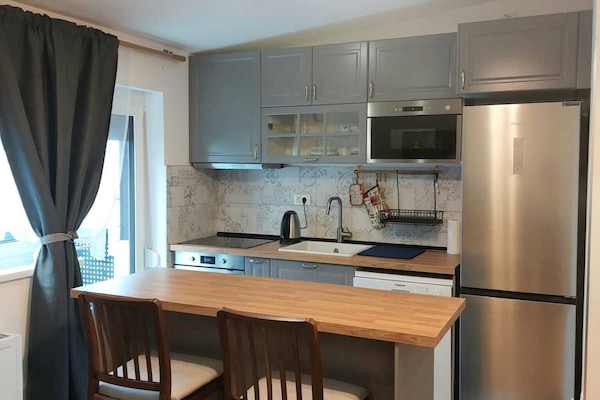 Refrigerador, microondas, horno, placa de cocina