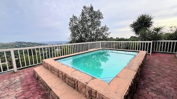 Habitació, 1 dormitori, balcó, vistes al jardí | Piscina | Piscina a l'aire lliure
