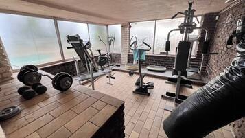 Habitació, 1 dormitori, balcó, vistes al jardí | Estudi de fitnes