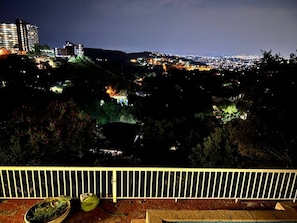 Chambre, 1 chambre, balcon, vue jardin | Enceinte de l’hébergement