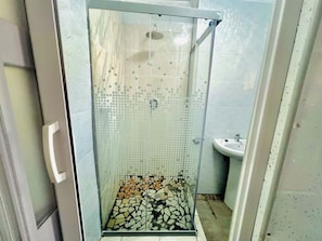 Habitación, 1 habitación, balcón, vistas al jardín | Baño