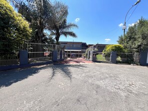 Room, 1 Bedroom, Balcony, Garden View | Property grounds - Room-honeyhills Excellence Resort I (Johannesburg)