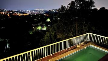Room, 1 Bedroom, Balcony, Garden View | Property grounds