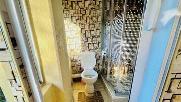 Zimmer, 1 Schlafzimmer, Balkon, Gartenblick | Badezimmer