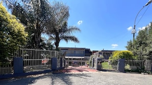 Unclassified image, 2 of 23, button - Room-honey Hills Excellence Resorts D (Johannesburg)