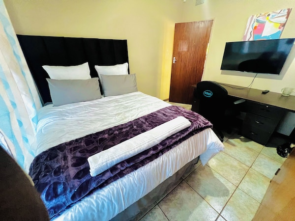 Room-honey Hills Excellence Resorts D - Randburg