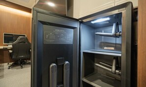 King Room | Free WiFi