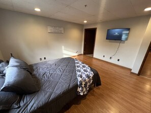 3 bedrooms, iron/ironing board, travel cot, free WiFi