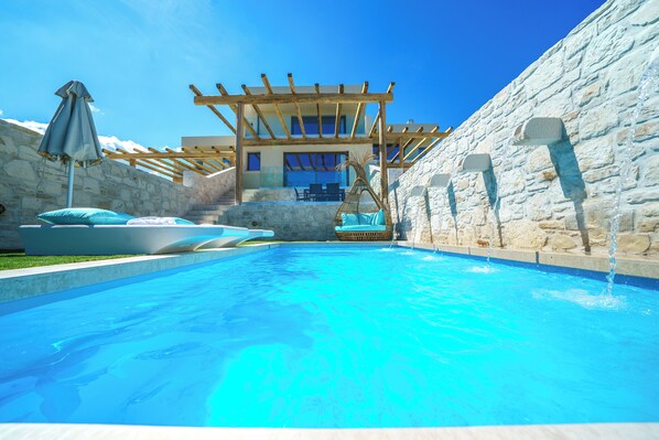 Piscine extérieure, piscine chauffée