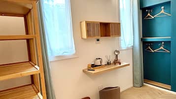 Habitació doble, amb bany privat, vistes a la ciutat | Roba de llit hipoal·lergògena i cobrellits