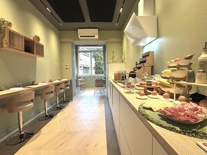 Petit déjeuner continental compris tous les jours