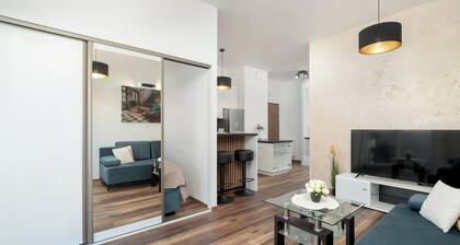 Apartment With Parking by Renters