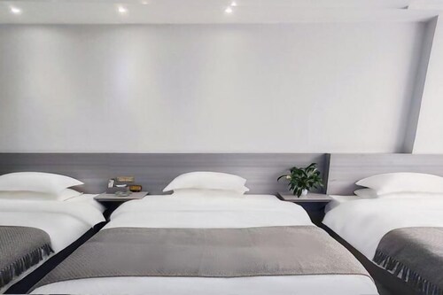 Wudang Mountain Daohe Hotel