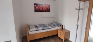 1 bedroom, free WiFi, bed sheets