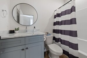 Bathroom - NEW*Gumbo House*KING Bed*Fast WiFi*Instant Book (Lafayette)