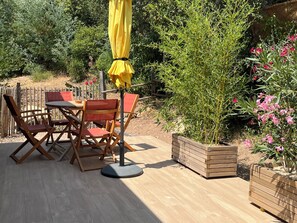 Outdoor dining - Mini Villa Neuve Tout Confort au Calme 6 km Porto Vecchio (San-Gavino-Di-Carbini)