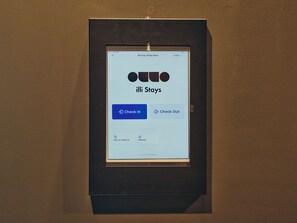 Reception - illi Surp Shiba-Park (Tokyo)