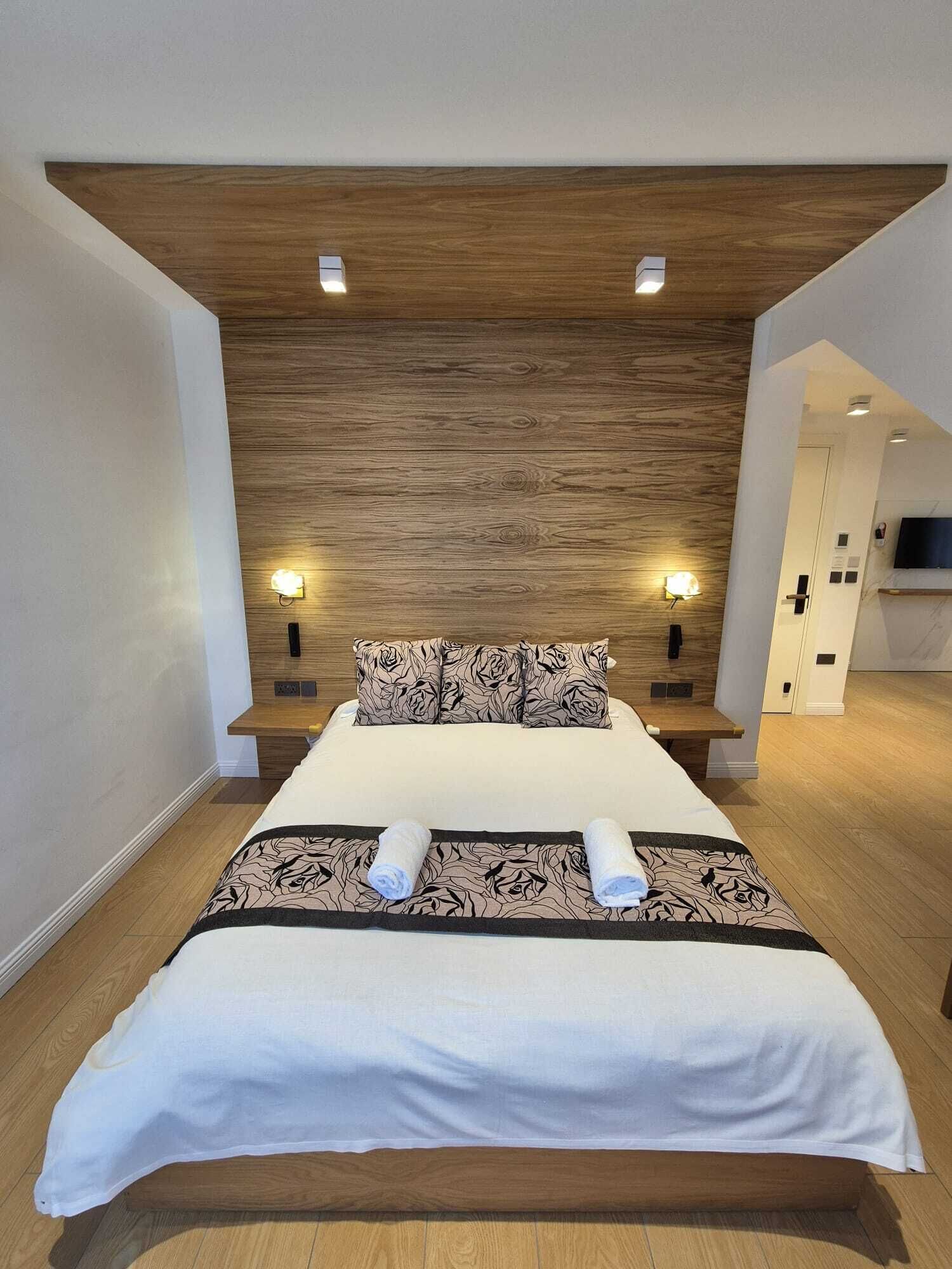 Executive-rum - 1 queensize-säng | Minibar, värdeförvaringsskåp på rummet och individuell inredning